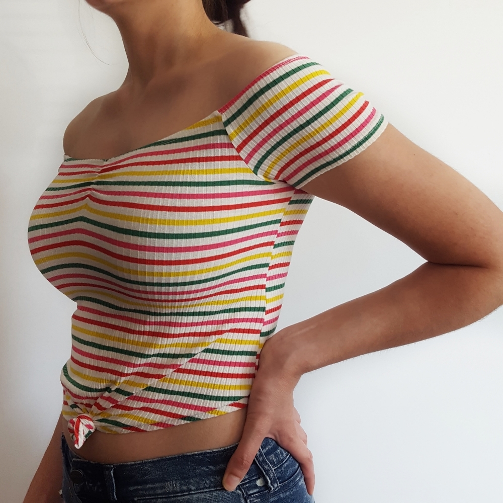 ▪︎Charlotte Russe▪︎Women's Ribbed Striped Top - Picture 2 of 5